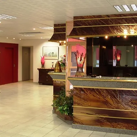 Du Soleil Lägenhetshotell 3*