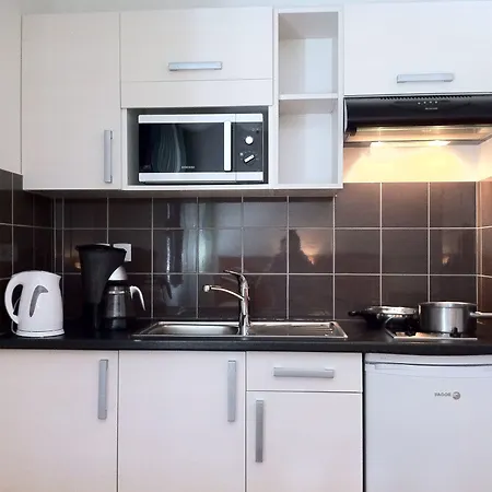 Du Soleil Lägenhetshotell Lourdes