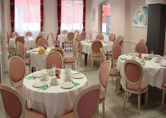 索雷尔公寓式酒店 卢德